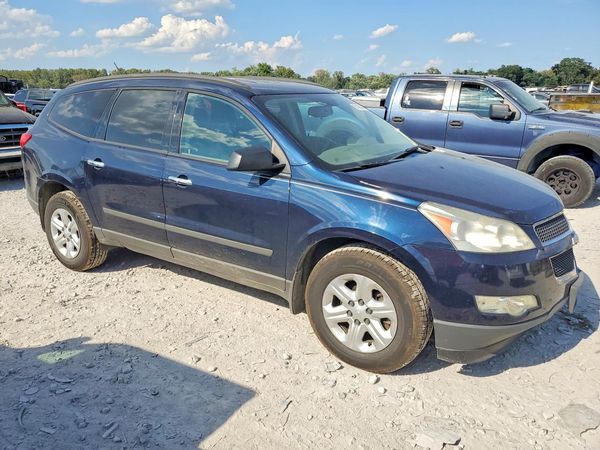 2012 CHEVROLET TRAVERSE LS
