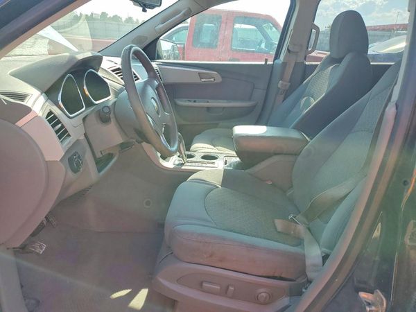 2012 CHEVROLET TRAVERSE LS
