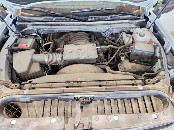 2026 CHEVROLET SILVERADO Custom — Engine bay