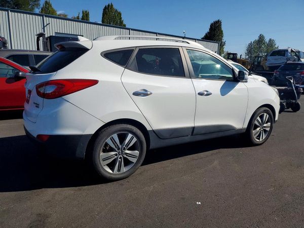 2015 HYUNDAI TUCSON GLS (Middle)
