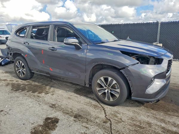 2023 TOYOTA HIGHLANDER