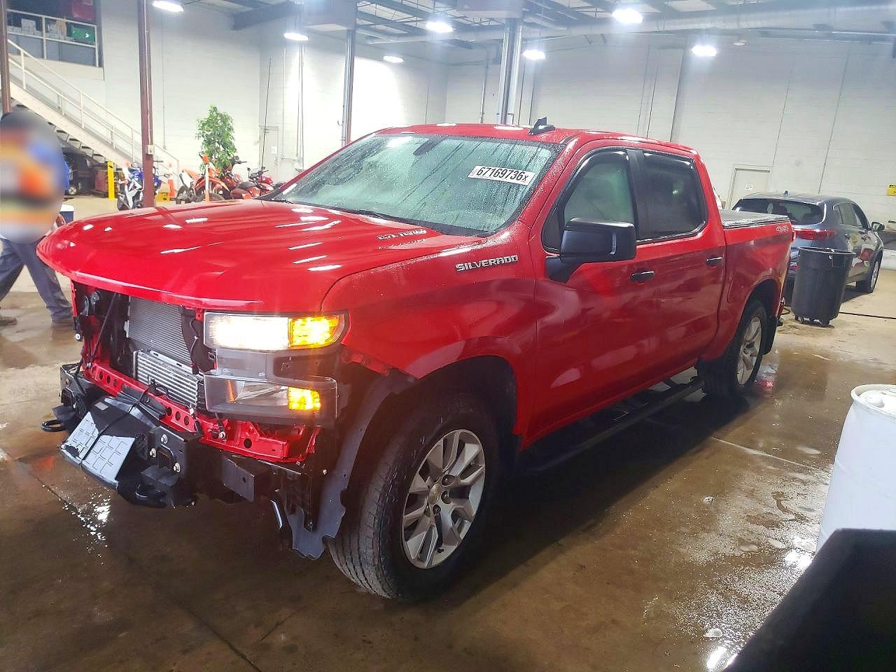 2020 CHEVROLET SILVERADO Custom — Front 3/4