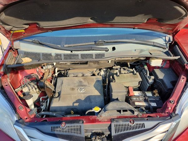 2014 TOYOTA SIENNA
