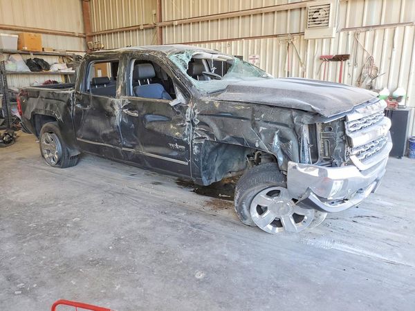 2018 CHEVROLET SILVERADO LTZ — Passenger 3/4