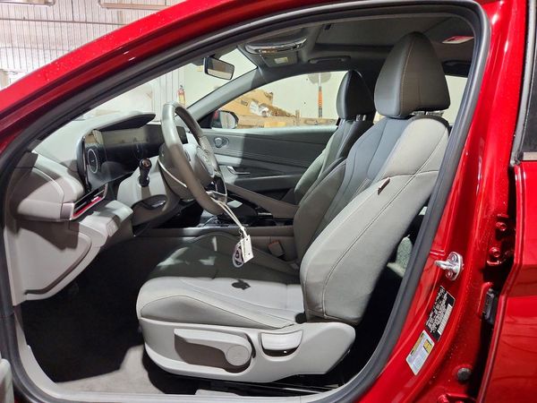 2025 HYUNDAI ELANTRA