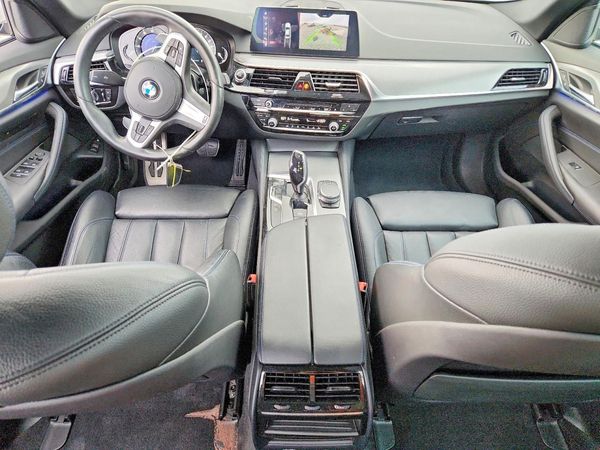 2018 BMW 530E