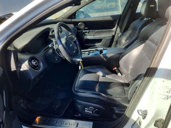 2015 JAGUAR XJ — DENT