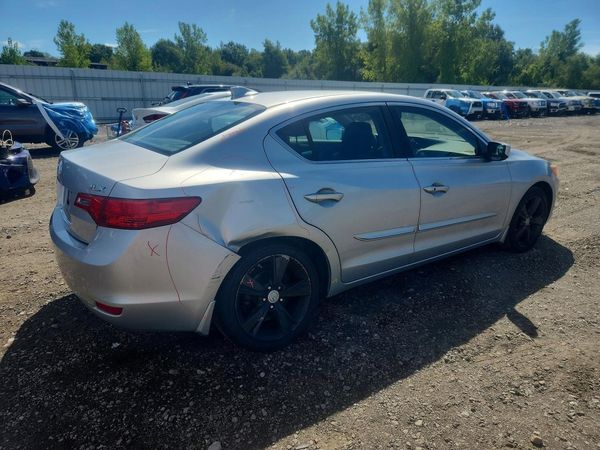2013 ACURA ILX 20 PREMIUM