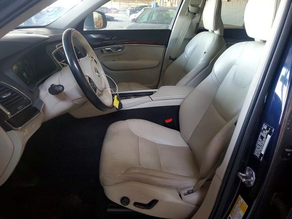2019 VOLVO XC90