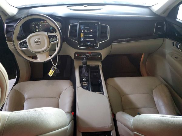 2019 VOLVO XC90