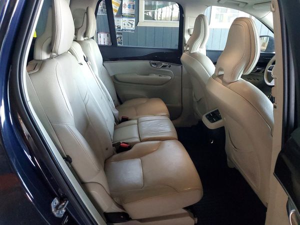 2019 VOLVO XC90