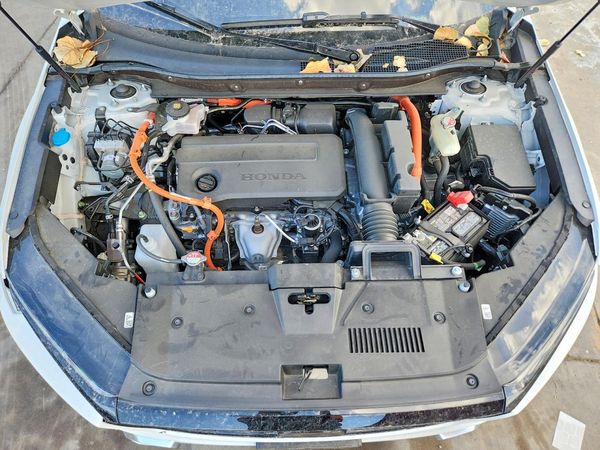 2025 HONDA CRV Sport Touring — Engine bay