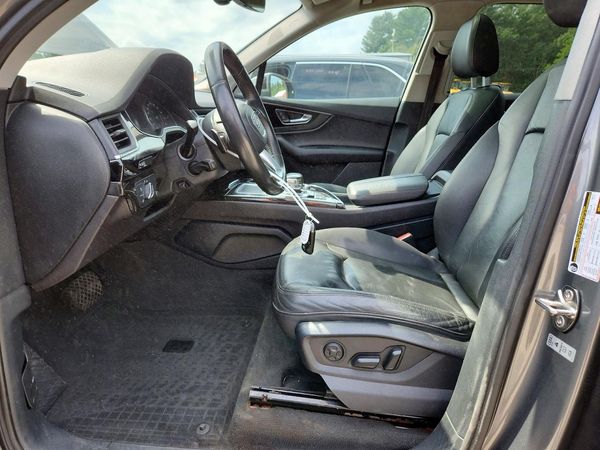2017 AUDI Q7 quattro Premium Plus