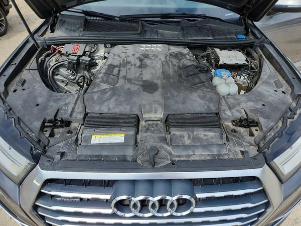 2017 AUDI Q7 quattro Premium Plus