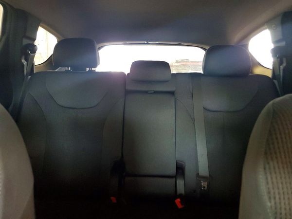 2019 HYUNDAI SANTA FE SE