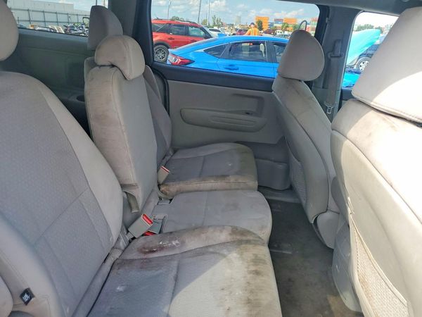 2016 KIA SEDONA