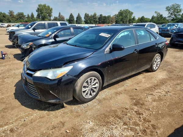 2017 TOYOTA CAMRY