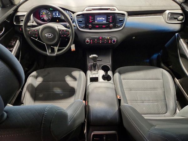 2016 KIA SORENTO L / LX