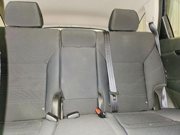 2016 KIA SORENTO L / LX