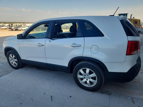 2013 KIA SORENTO Base / LX