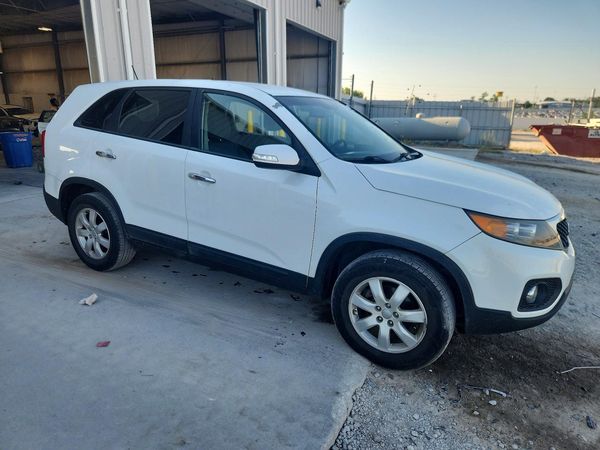 2013 KIA SORENTO Base / LX