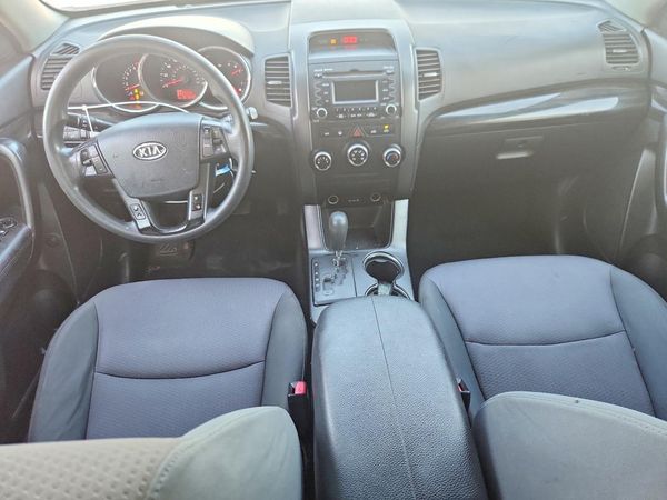 2013 KIA SORENTO Base / LX