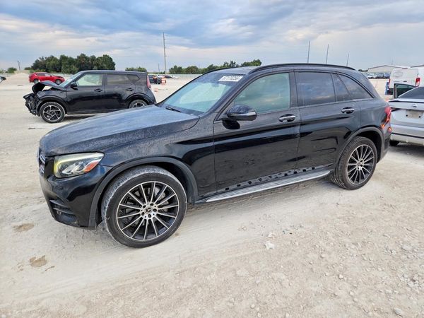 2019 MERCEDES-BENZ GLC GLC300 — Front 3/4
