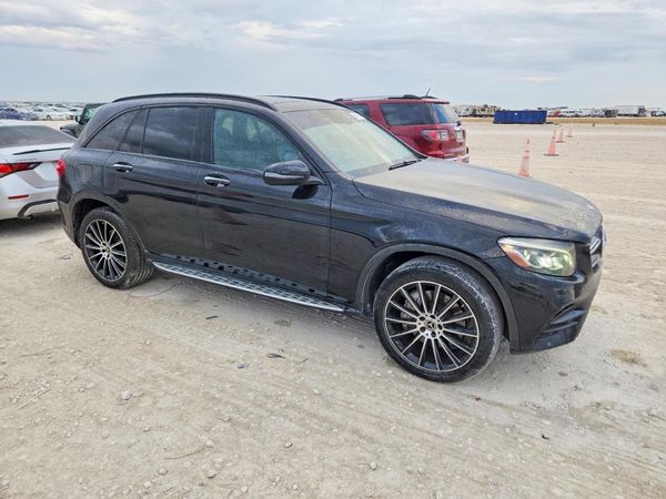 2019 MERCEDES-BENZ GLC GLC300 — Passenger 3/4