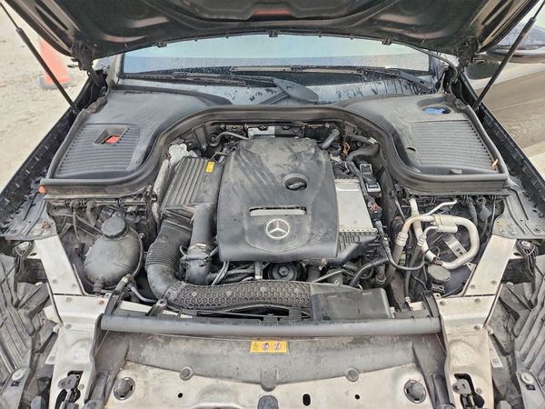 2019 MERCEDES-BENZ GLC GLC300 — Engine bay