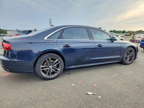 2016 AUDI A8