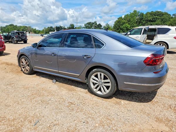 2017 VOLKSWAGEN PASSAT
