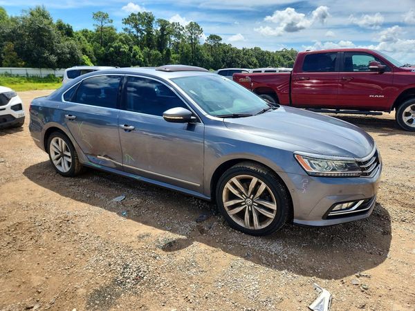 2017 VOLKSWAGEN PASSAT