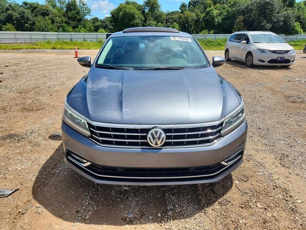 2017 VOLKSWAGEN PASSAT