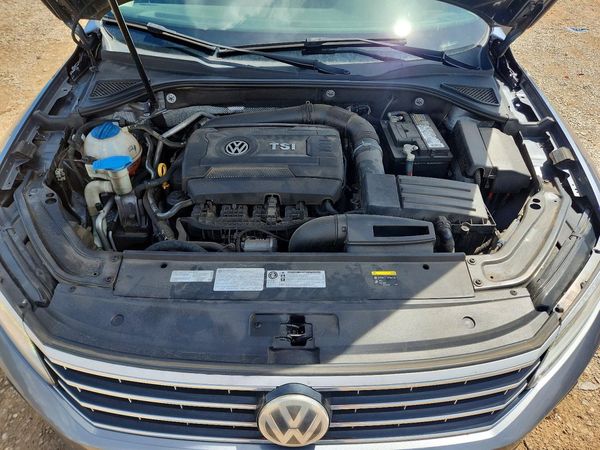 2017 VOLKSWAGEN PASSAT