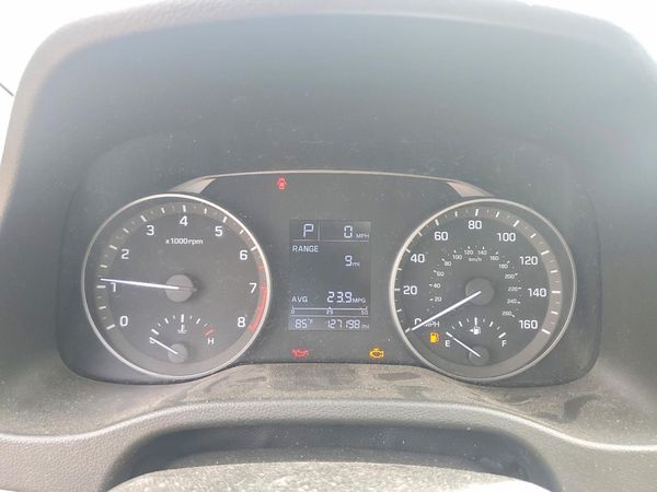 2017 HYUNDAI ELANTRA SE Base