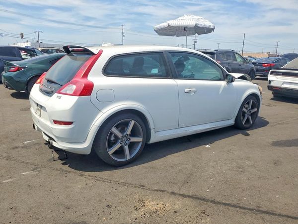 2013 VOLVO C30