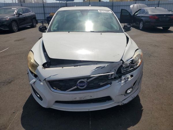 2013 VOLVO C30