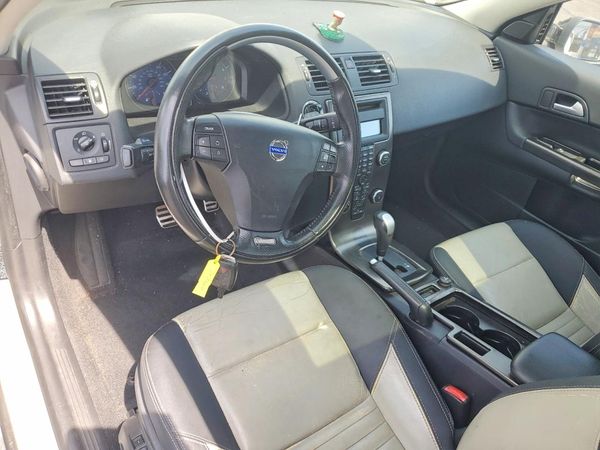 2013 VOLVO C30