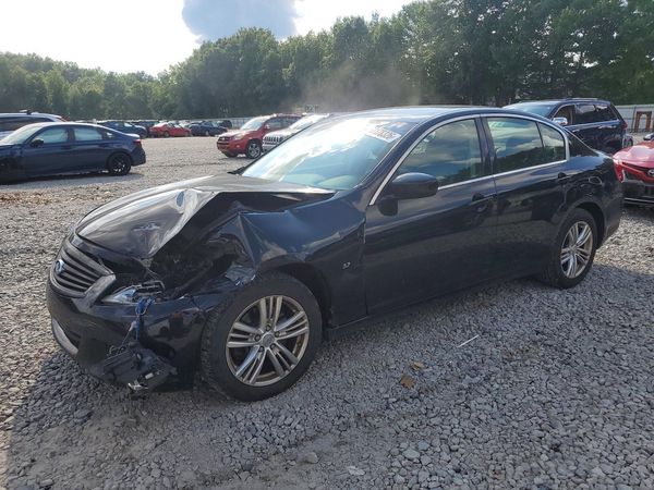 2015 INFINITI Q40