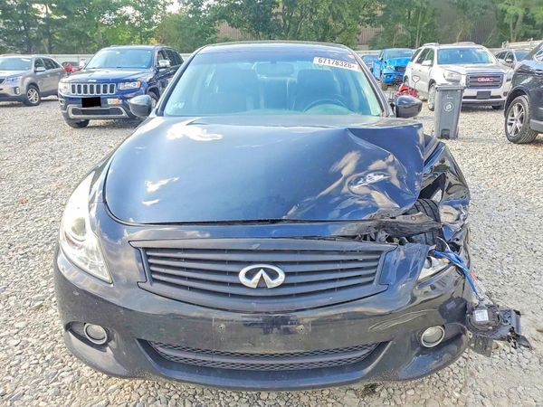 2015 INFINITI Q40