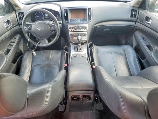 2015 INFINITI Q40
