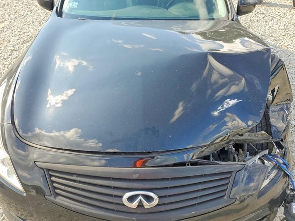 2015 INFINITI Q40