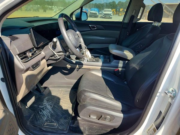2025 KIA CARNIVAL