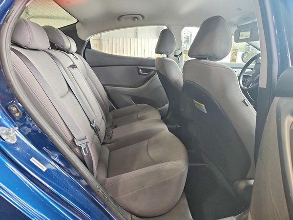 2014 HYUNDAI ELANTRA GLS (Middle)