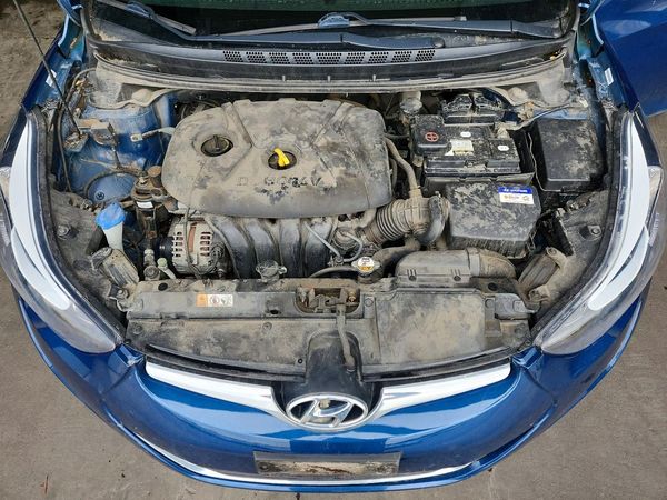2014 HYUNDAI ELANTRA GLS (Middle)