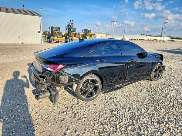 2022 HYUNDAI ELANTRA