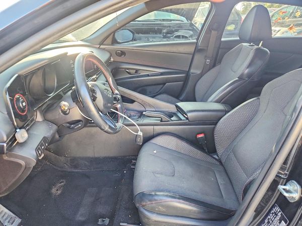 2022 HYUNDAI ELANTRA