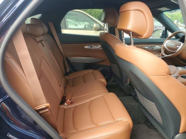 2025 GENESIS GV70