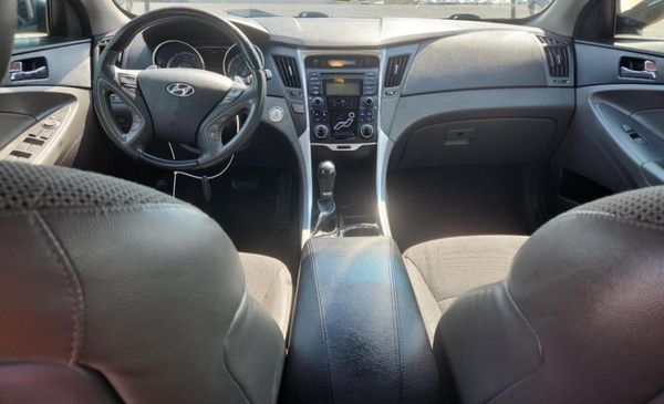 2012 HYUNDAI SONATA Middle level