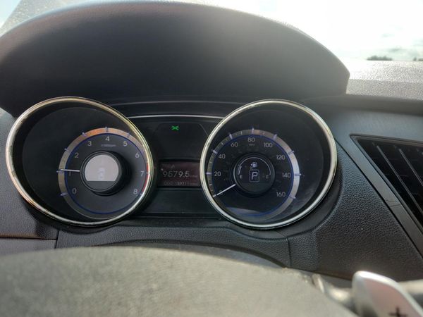 2012 HYUNDAI SONATA Middle level